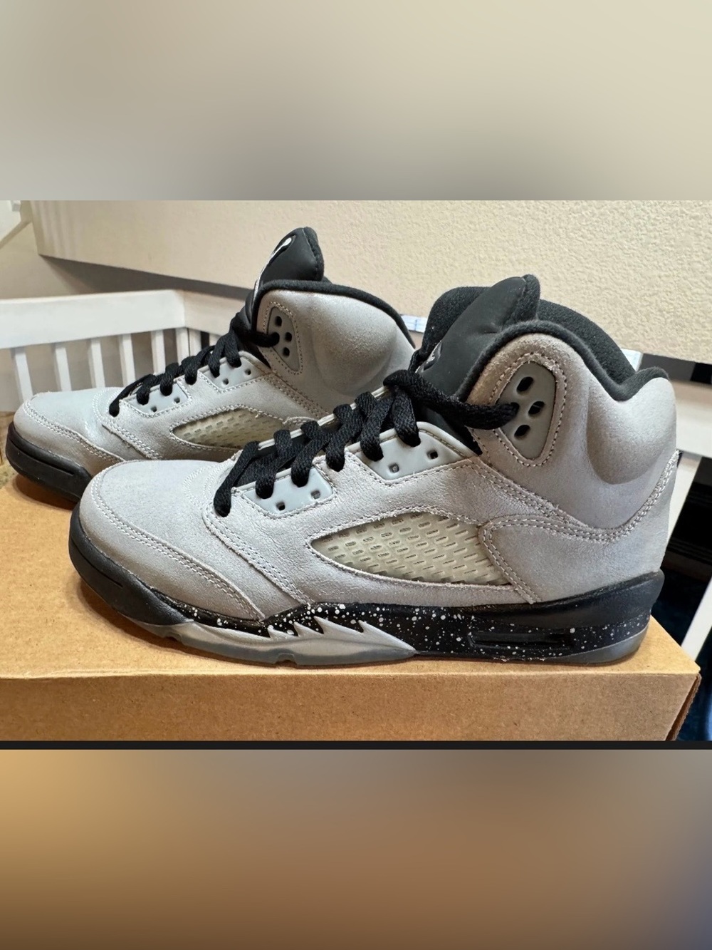 Jordan 5 Retro Wolf Grey (GS) 6 Youth/7.5 Women’s